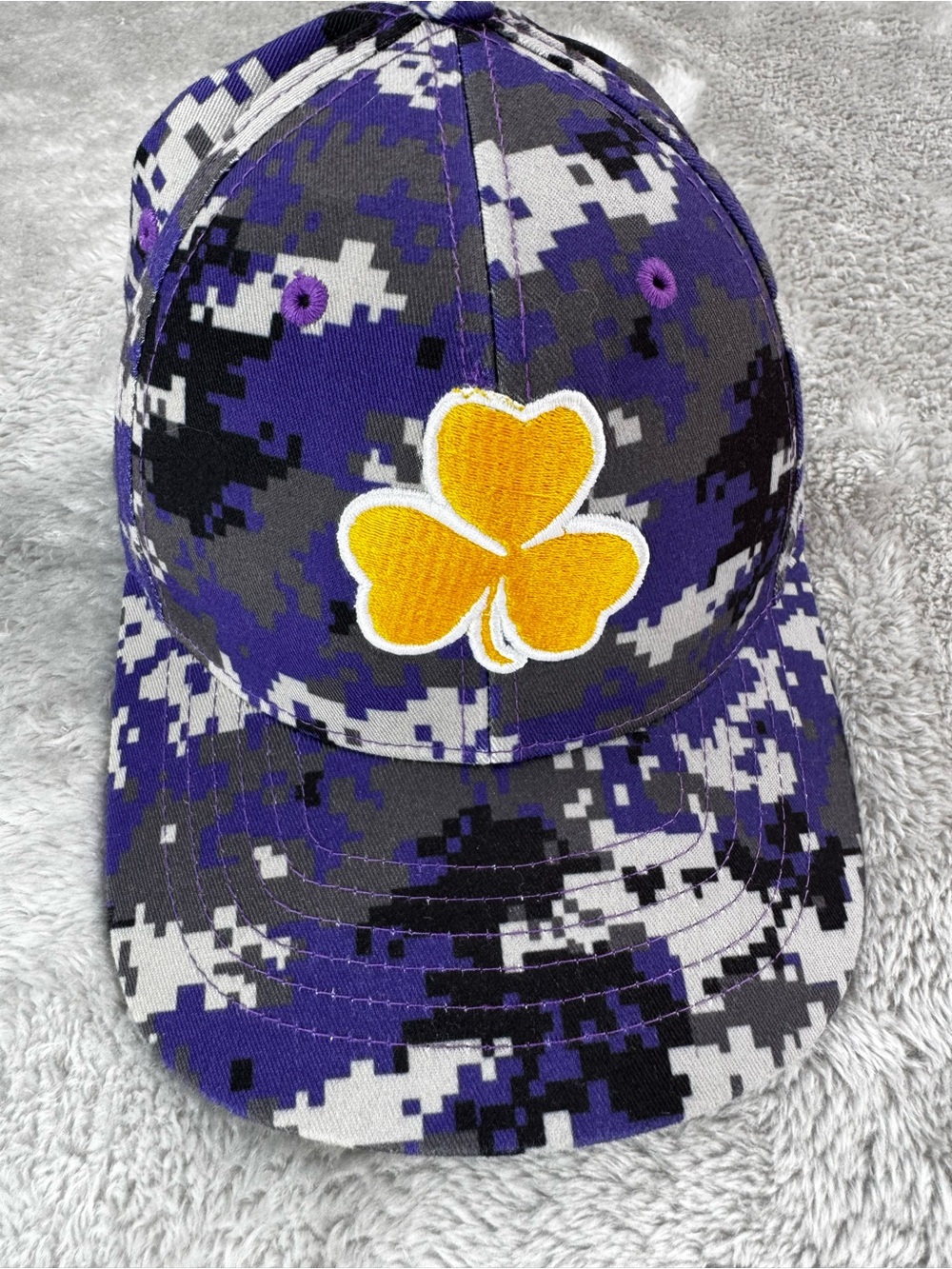 Pacific Headwear St Rose Golf Men XS Purple Digital Camo Clover Hat Cap Flexfit